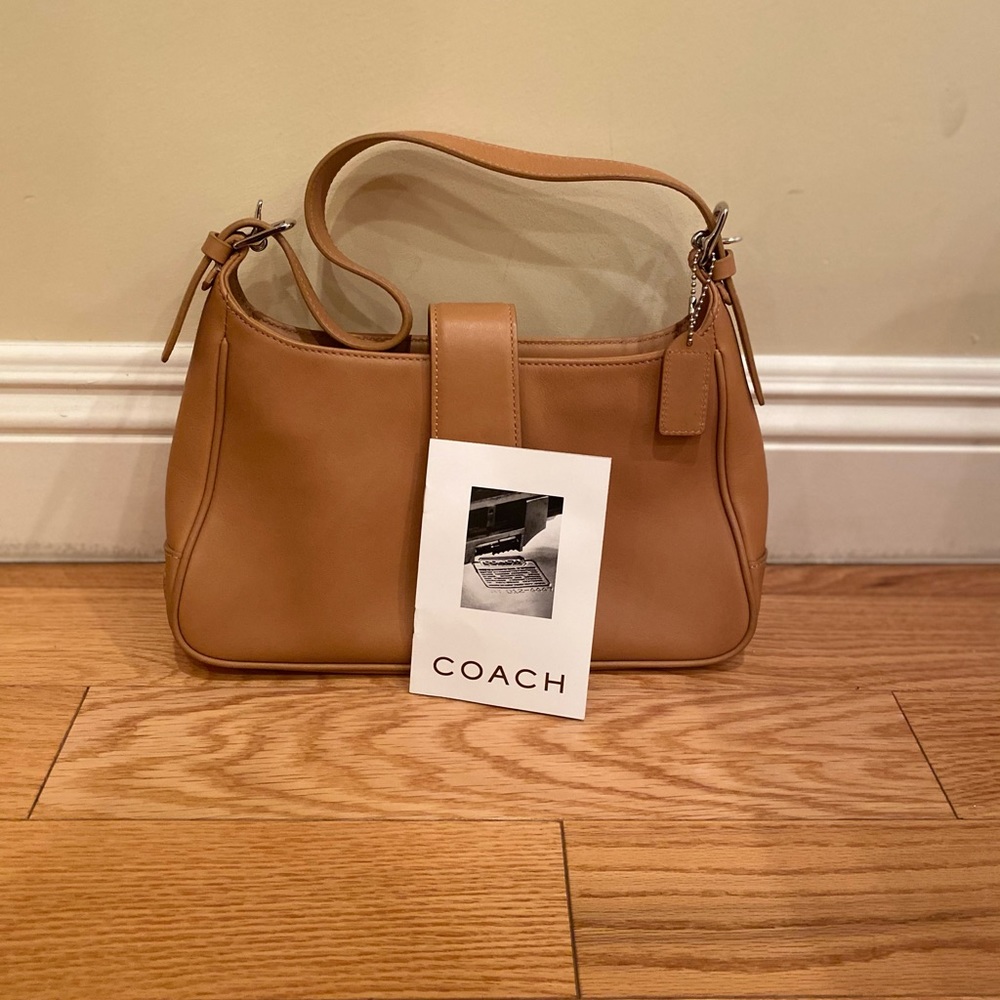 Designer Purse: Coach Leather beige purse
